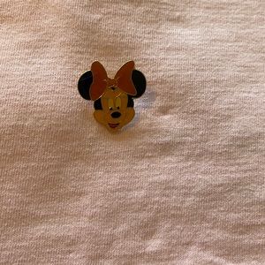 Minnie Mouse, Disney trading pin